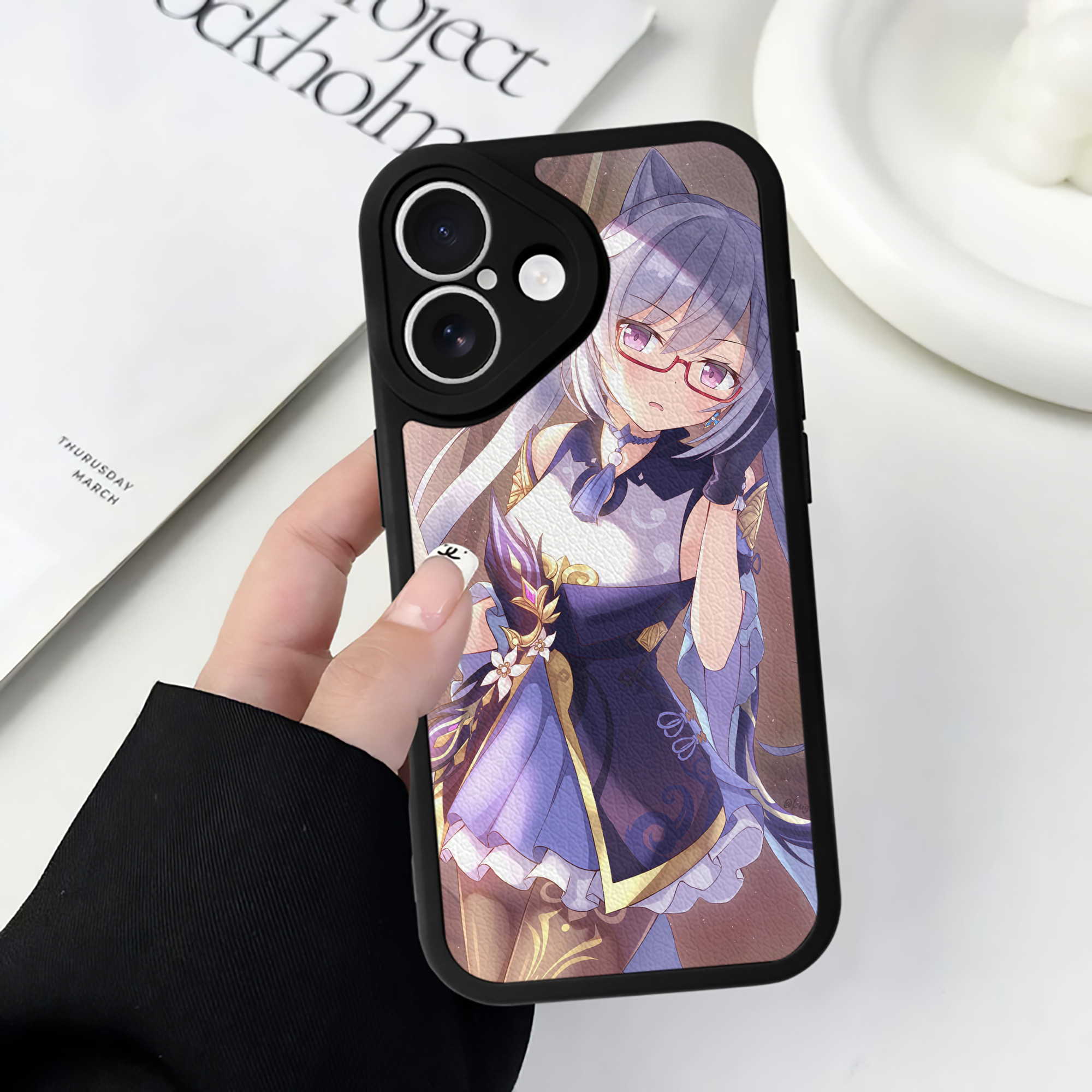 げんし神 genshin 【iPhone 16シリーズ対応】シリコンスマホケース（レザー調） 材質：シリコン
